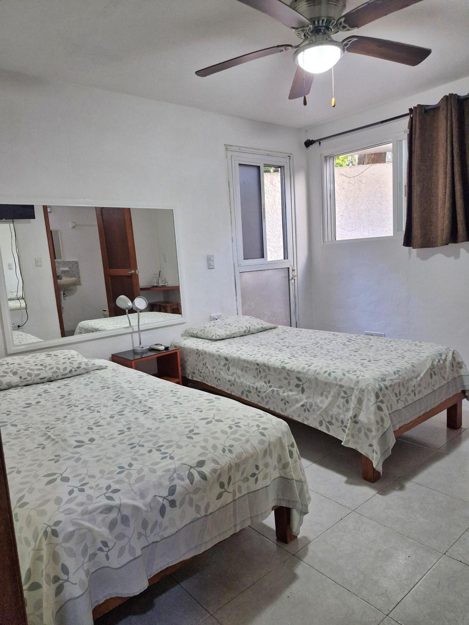 Las Margaritas Casa De Huespedes Apartment Канкун Екстериор снимка